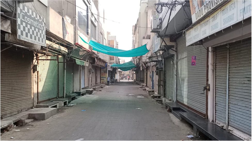 Закрытые рынки и пустые улицы в Пенджабе
