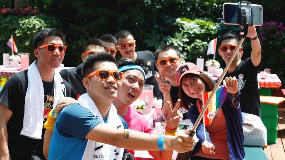 世界各地歡慶「同志驕傲月」，中國取消所有有大型LGBT活動