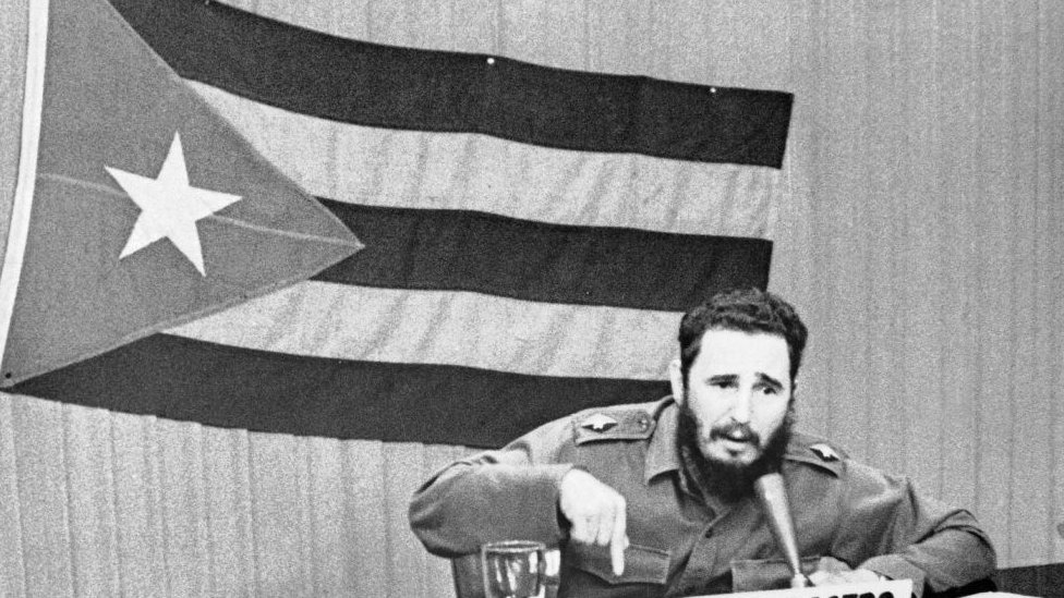 Fidel Castro aparece en televisión el 22 de octubre en 1962.