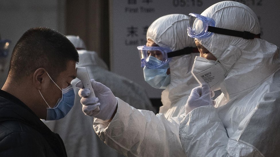 Hebei: China locks down 400,000 people after virus spike near Beijing