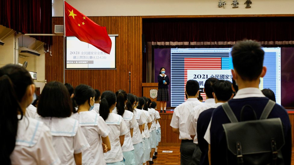 香港政府近年不斷嘗試加強學生對中國的認同感。