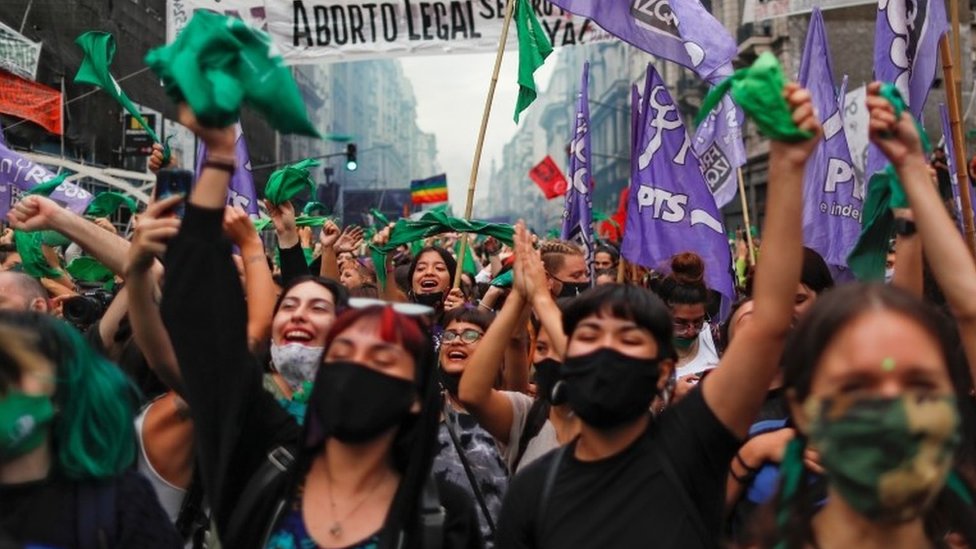 Manifestantes a favor del aborto