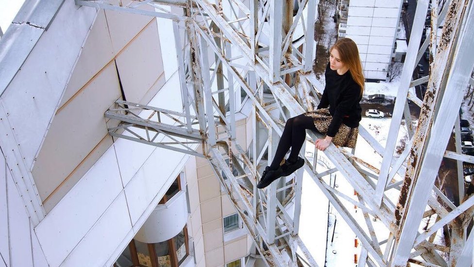 La joven de 24 años es una estudiante de arte. La joven de 24 años es una estudiante de arte.