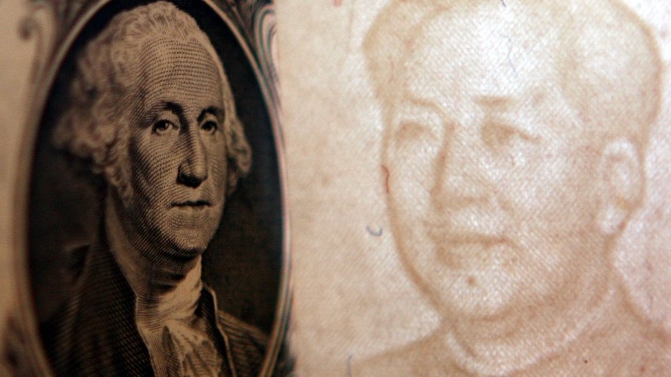 Dólar y yuan