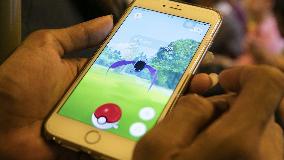 Al bloguero le habían advertido que jugar Pokemon Go en una iglesia era ilegal en Rusia. Pokemon Go