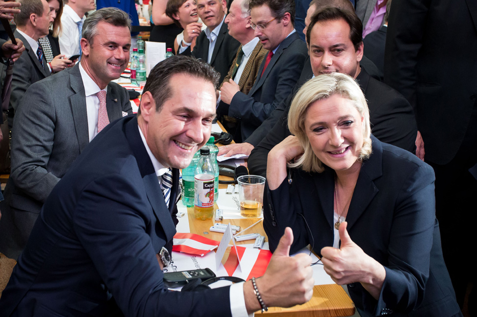 Strache fue el anfitrión de Marine Le Pen y otros políticos europeos de ultraderecha reunidos en Austria en junio de 2016. Strache y Marine Le Pen.