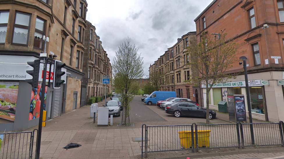 Arrests after £625k Govanhill cannabis seizure - BBC News