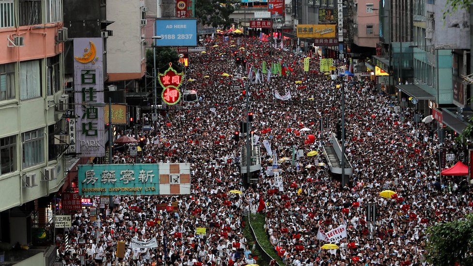 Unjuk rasa Hong Kong: 'Lebih satu juta orang' menentang 