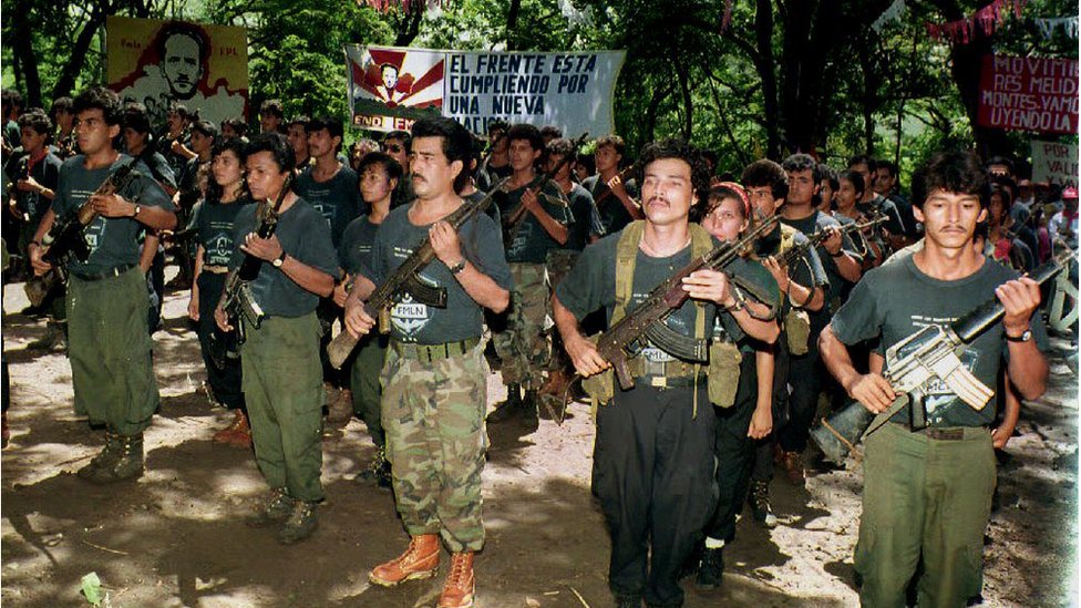 Guerrilleros del FMLN a punto de desmovilizarse
