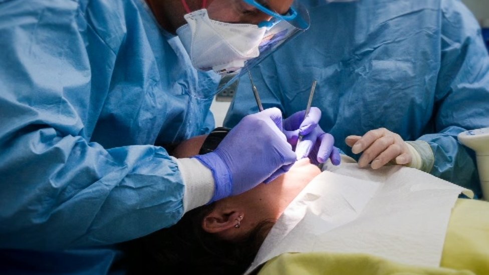 Стоматологическая хирургия - универсальная