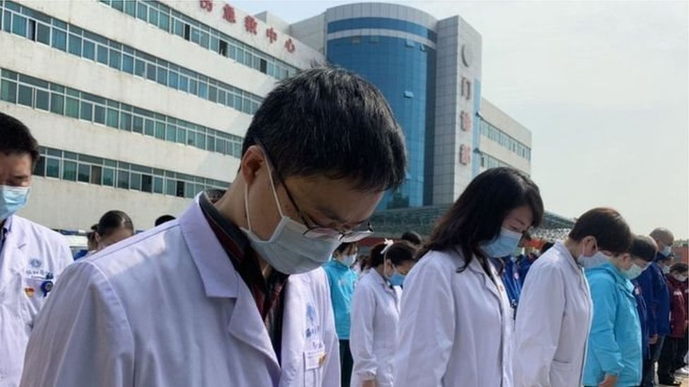 أطباء صينيون