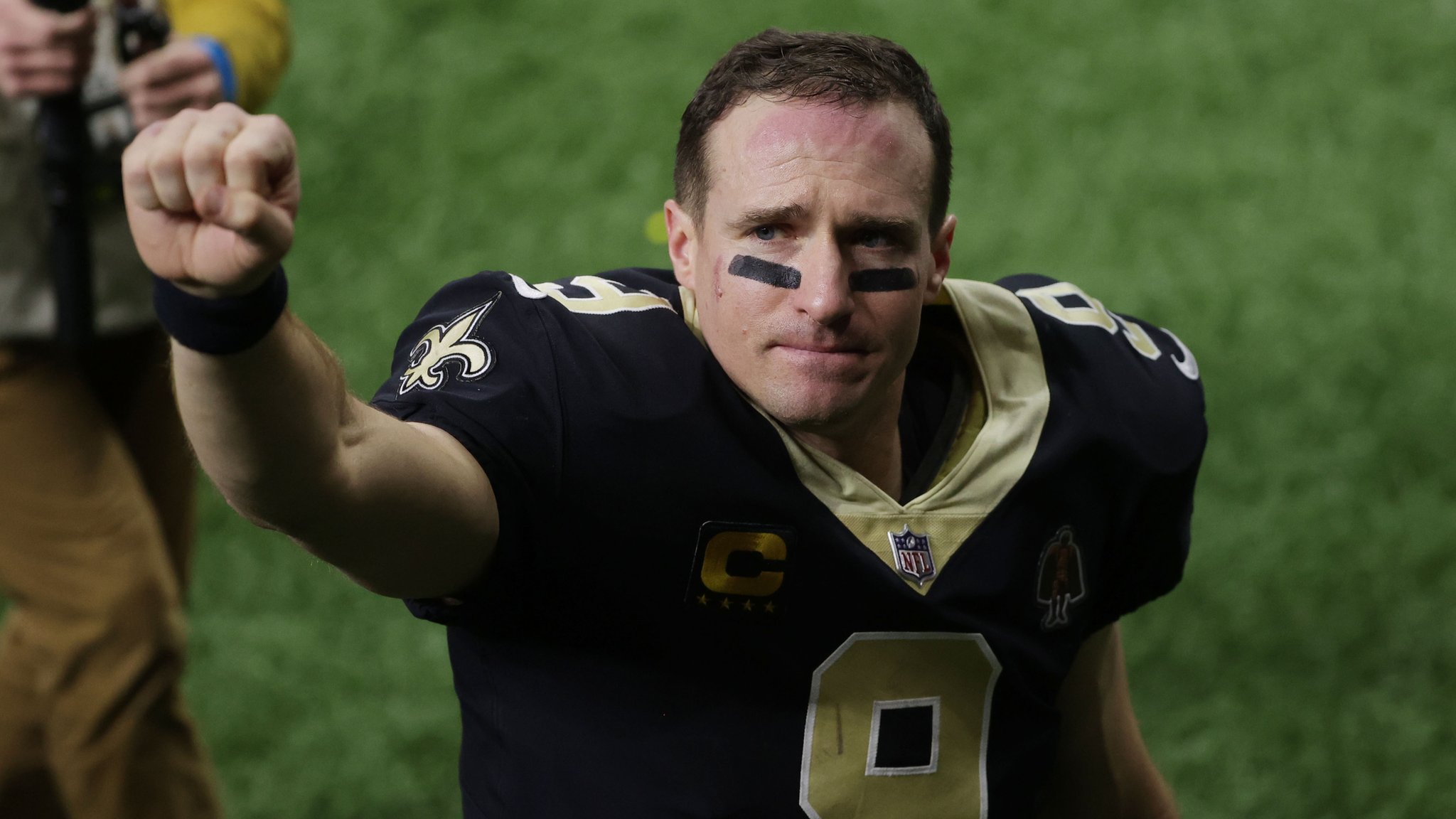 New Orleans Saints quarterback Drew Brees announces NFL retirement