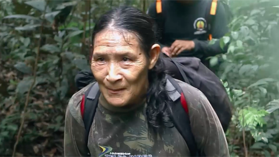 Rita Piripkura durante una expedición a la reserva indígena