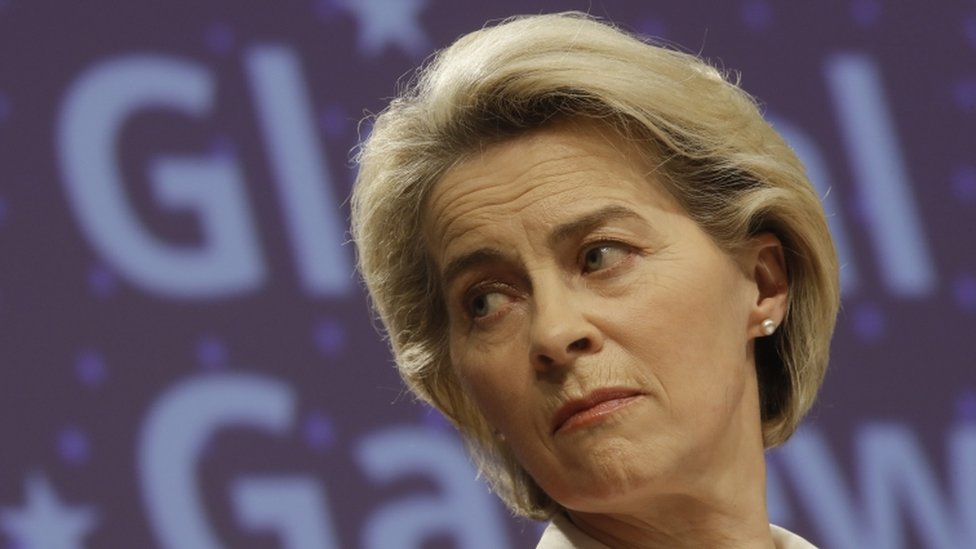 La presidente de la Comisión Europea, Ursula von der Leyen, durante una conferencia de prensa en Bruselas