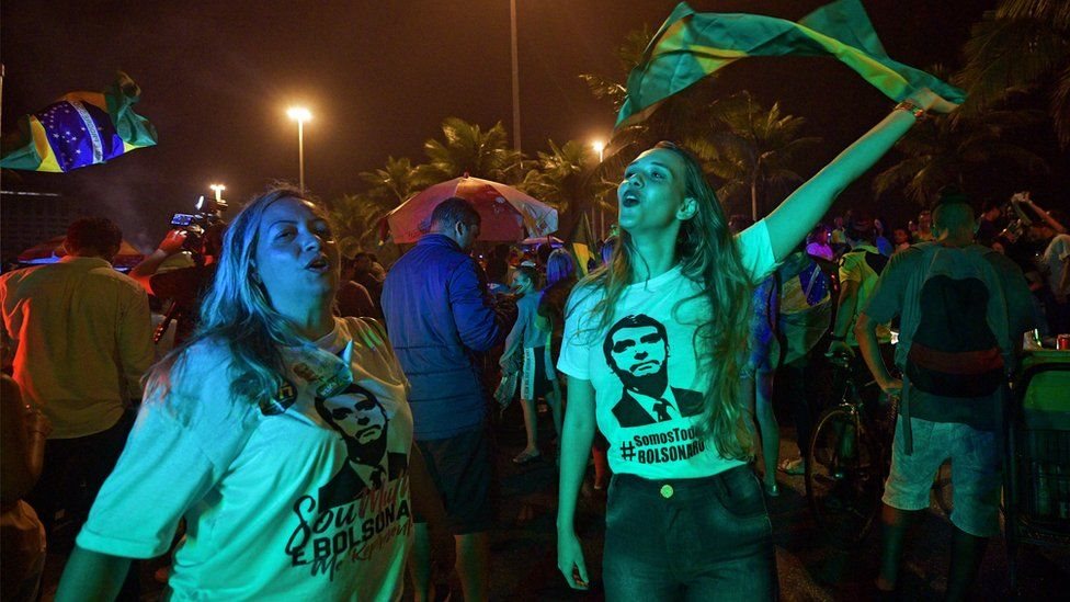 يائير بولسونارو يفوز بالجولة الأولى في انتخابات الرئاسة بالبرازيل