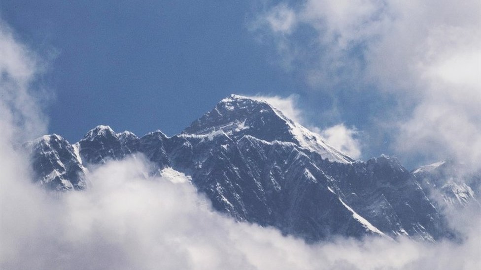 Mt Everest Grows By Nearly A Metre To New Height Bbc News