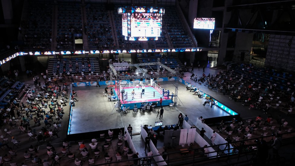Боксерский ринг в спортзале Alexis Arguello в Манагуа, Никарагуа