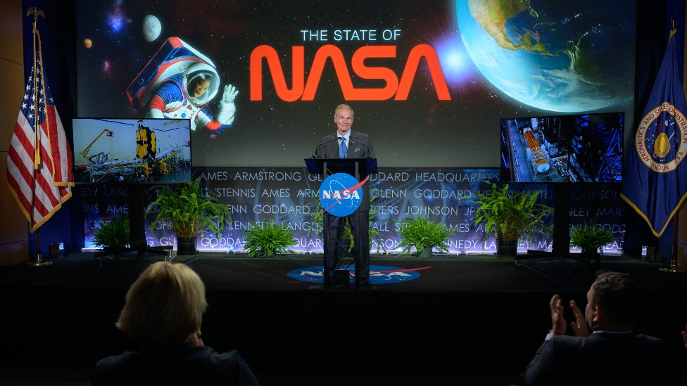 Bill Nelson durante su discurso sobre el "Estado de la NASA"