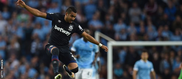 Dimitri Payet playing for West Ham at Manchester City