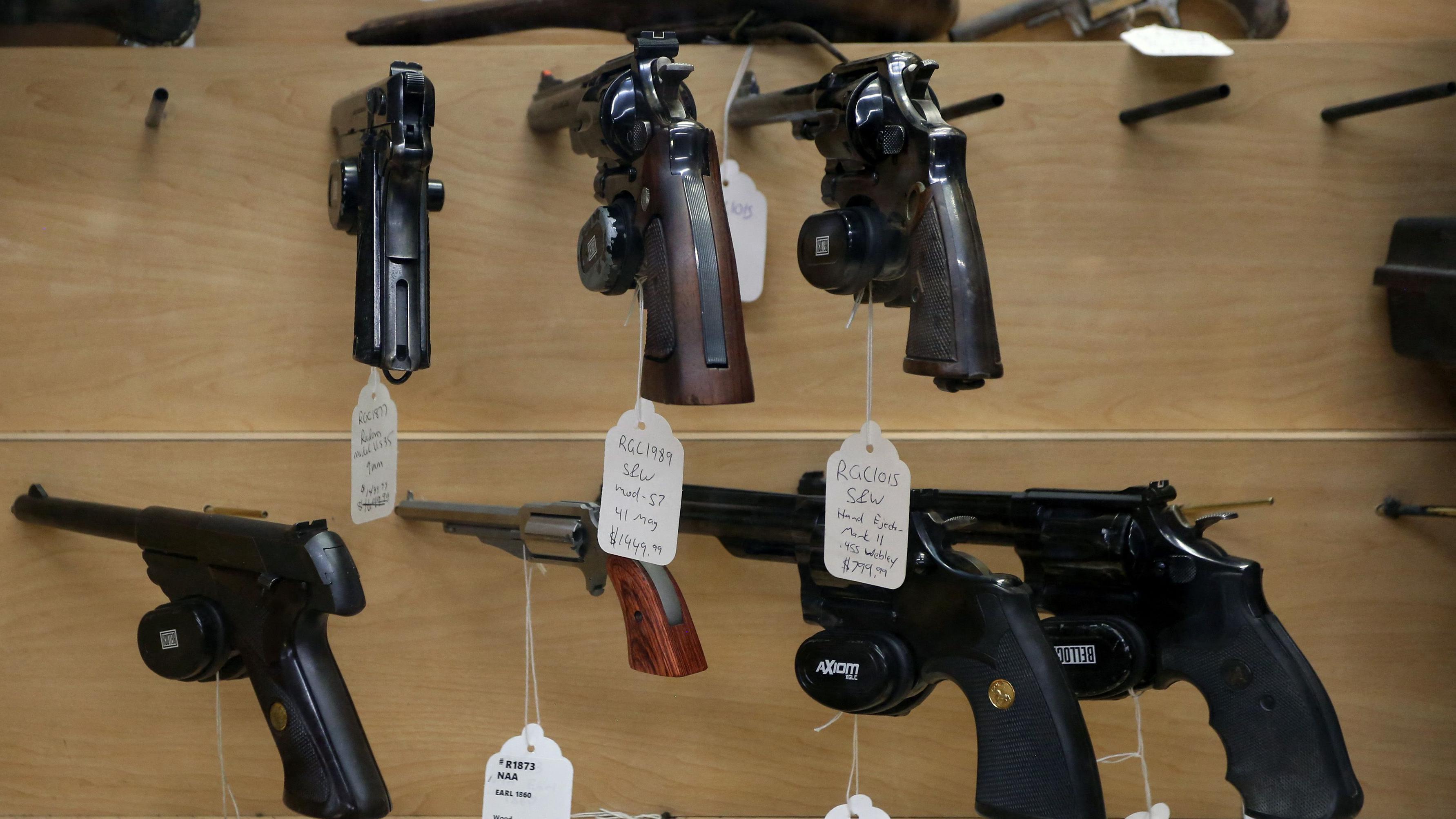 What are Canada's gun ownership laws? What are Canada's gun ownership laws?