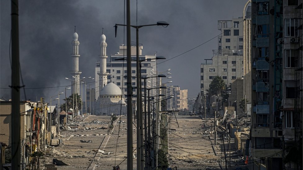 Pemandangan Kota Gaza setelah Israel melancarkan serangan udara, pada Kamis (02/11).