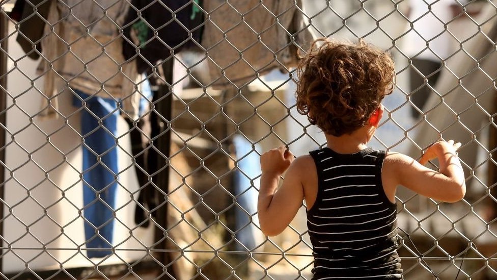 Niño refugiado en la isla griega de Lesbos.