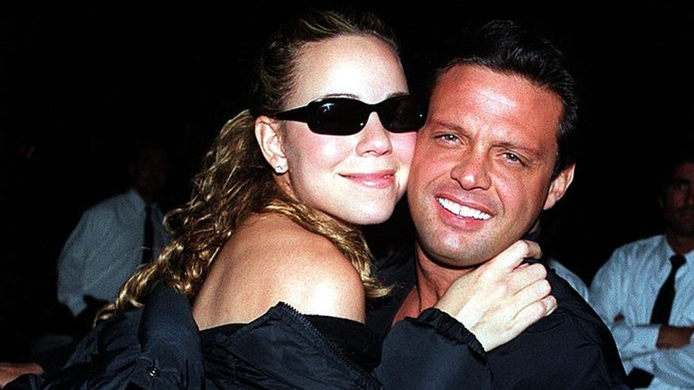 La cantante estadounidense Mariah Carey y Luis Miguel mantuvieron una relación amorosa de tres años, a fines de los 90. Mariah Carey y Luis Miguel en Beverly Hills, en 2001.