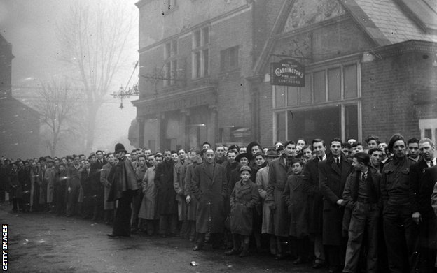 21st November 1945- Part of the queue outside Tottenham's ground for the football match between Arsenal and Dynamo Moscow