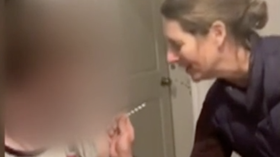 US science teacher arrested for vaccinating 17-year-old student