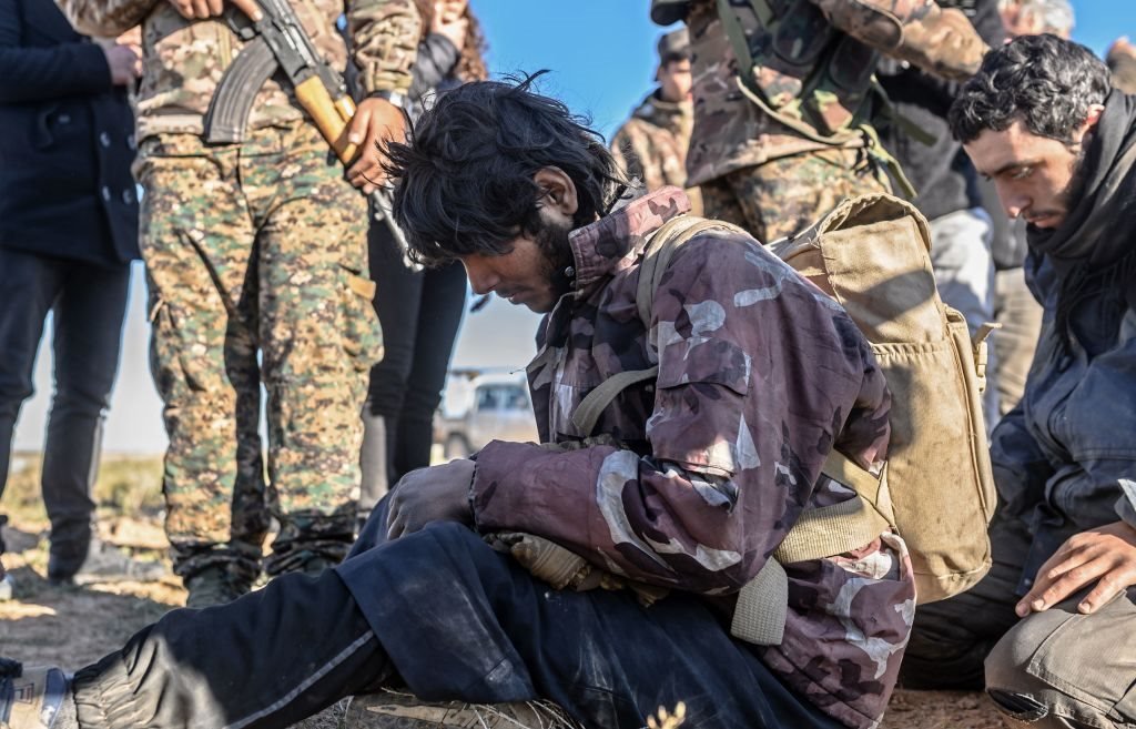 استسلام دفعة من مقاتلي "تنظيم الدولة الإسلامية"