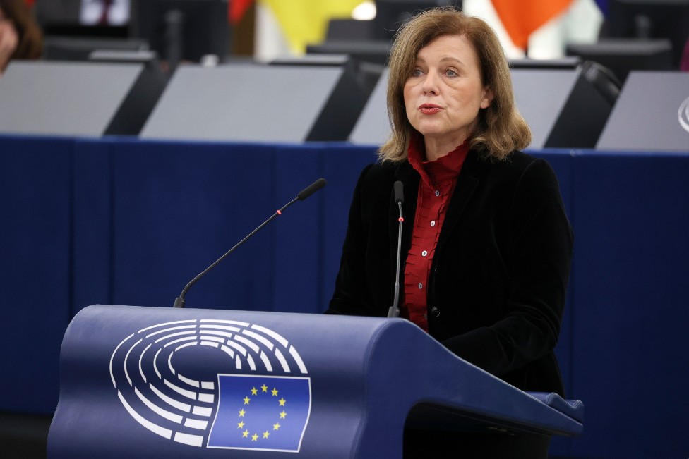 Vera Jourova en una sesión del Parlamento Europeo. (Foto de archivo: octubre de 2022)