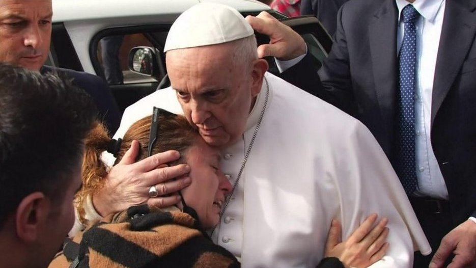 البابا فرانسيس يغادر المستشفى بعد تماثله للشفاء