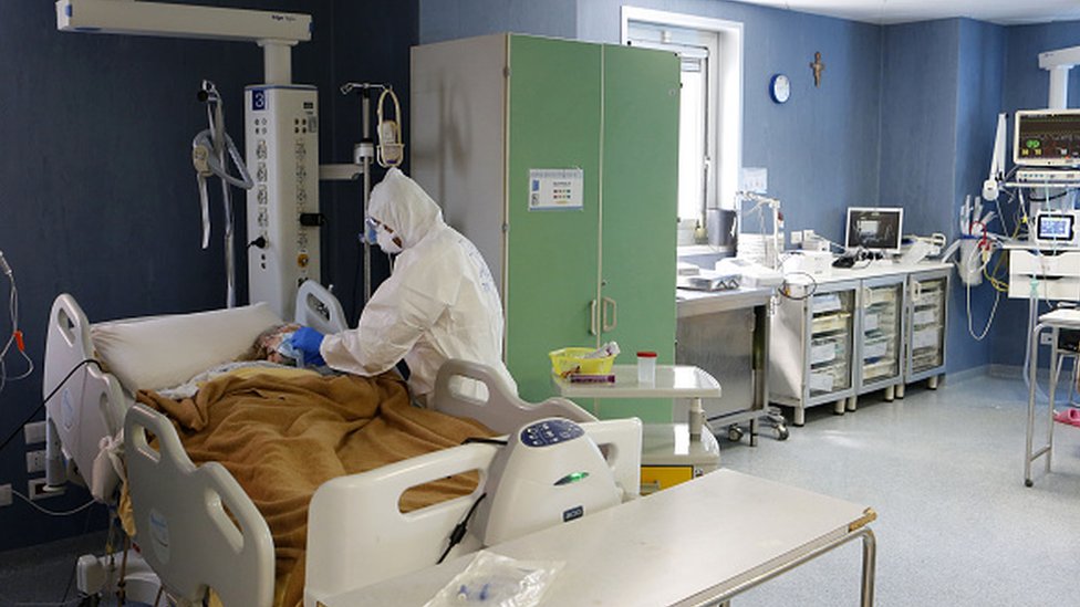 İtalya'da hastanelerin çoğu Covid-19 hastalarına ayrıldı