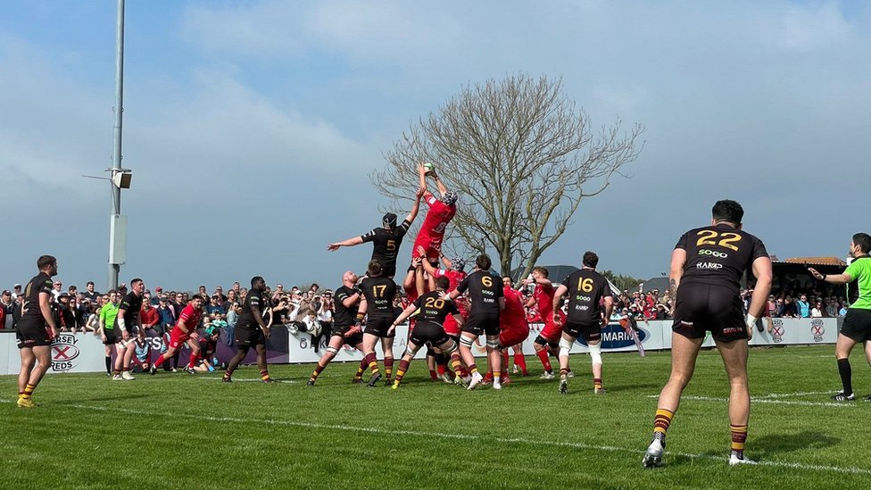 States vote against financially supporting Jersey Reds - BBC News