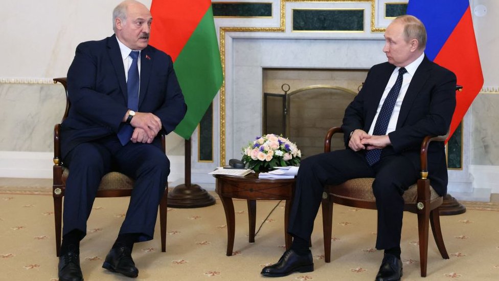 Путин с Лукашенко обсудили ядерное оружие и экспорт удобрений