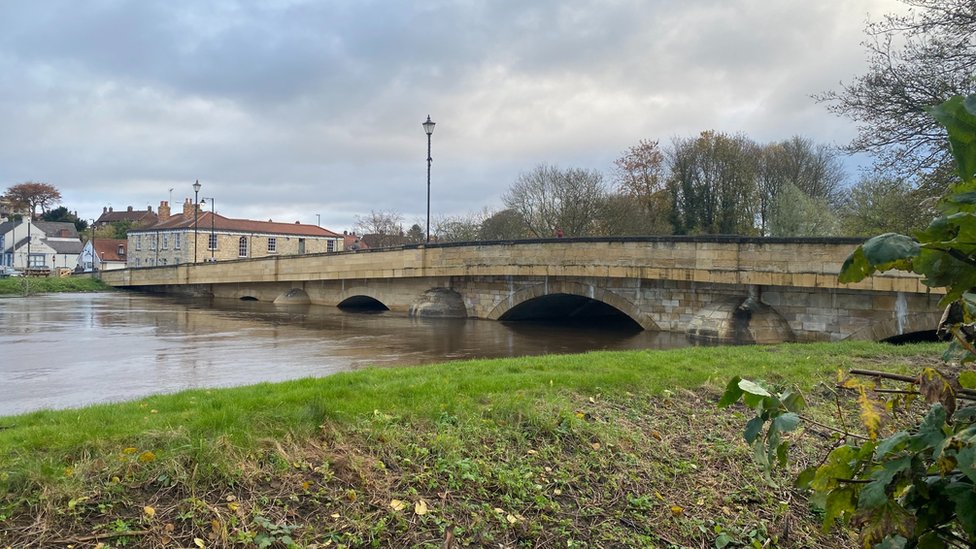 Tadcaster Bridge closed to traffic for second time in month