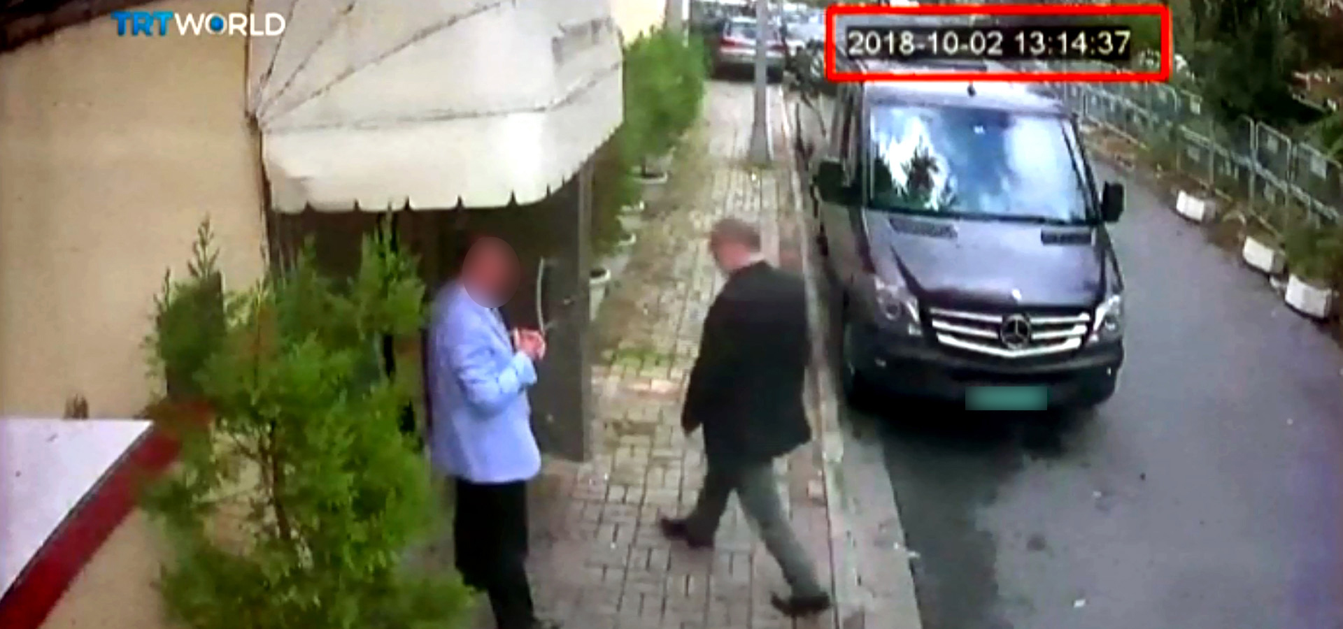 Imágenes de CCTV de Jamal Khashoggi llegando al consulado de Arabia Saudita en Estambul.