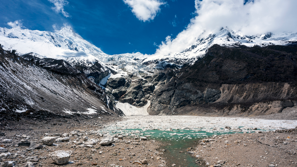 Montañas en el Hindú Kush Himalaya