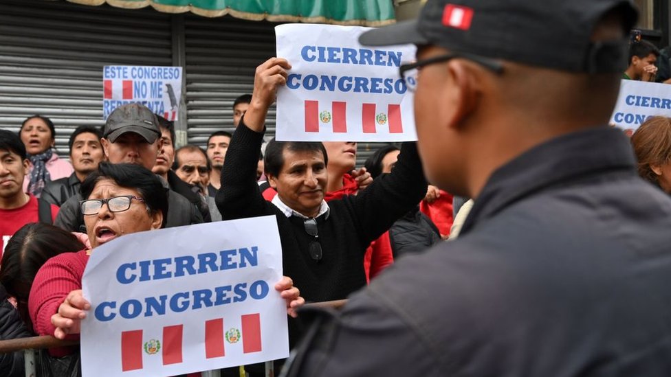 Protestas ante Congreso de Peru