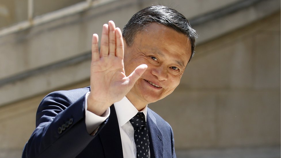 Председатель Alibaba Group Джек Ма прибывает на саммит «Технологии во благо» в «Hotel de Marigny» 15 мая 2019 года в Париже, Франция.