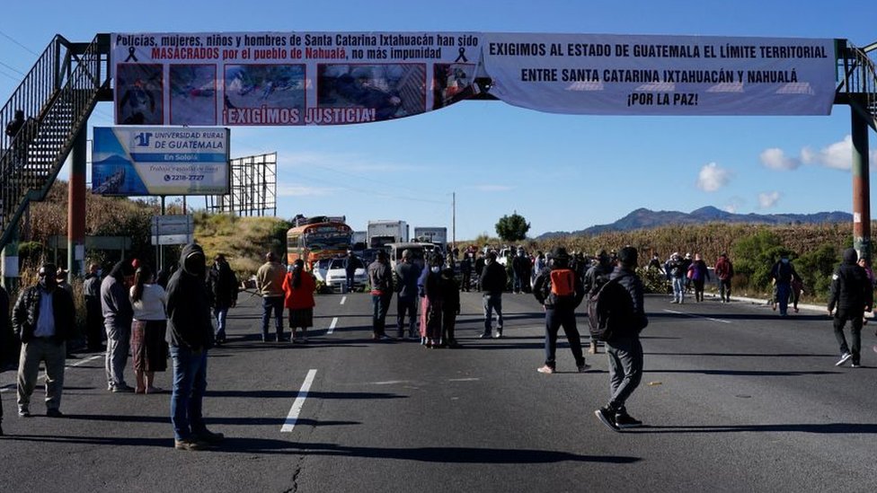 El bloqueo de la vía Panamericana por parte de pobladores de Ixtahuacán