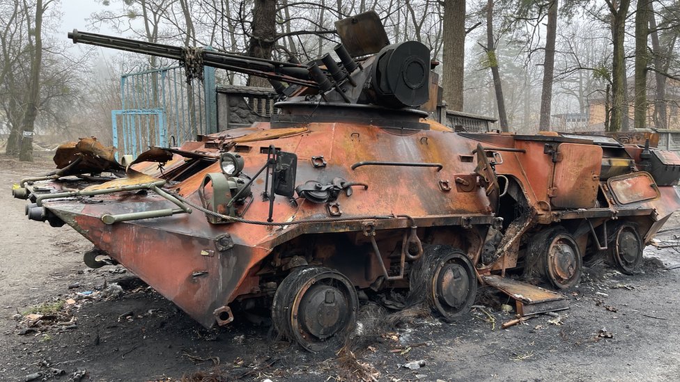 Vehículo militar ruso destruido