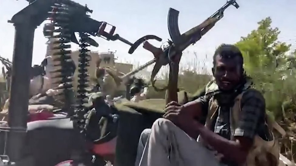 جندي تابع لقوات الدعم السريع شبه العسكرية في السودان