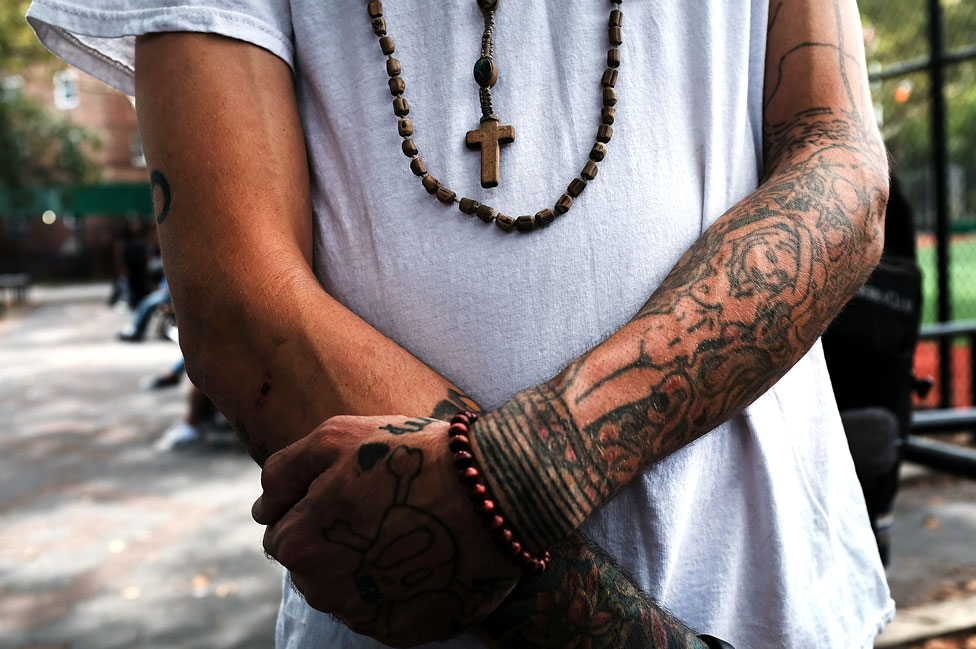 Por cada millón de estadounidenses, se toman casi 50.000 dosis de opioides todos los días. Jeff, usuario de heroína en Nueva York