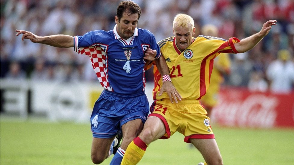 Igor Štimac (levo) na utakmici sa Rumunijom na Mundijalu 1998.