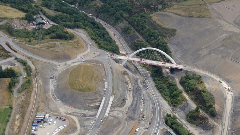 Heads of the Valleys road upgrade Gilwern to Brynmawr delays