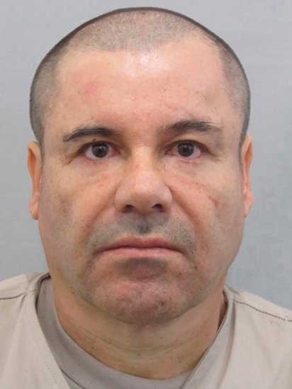 "El Chapo" escapó dos veces de prisión en México. Retrato policial del Chapo.