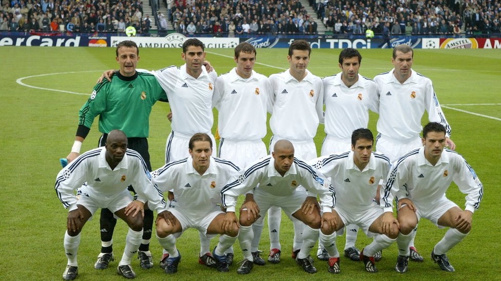 Equipo titular del Real Madrid en 2002.