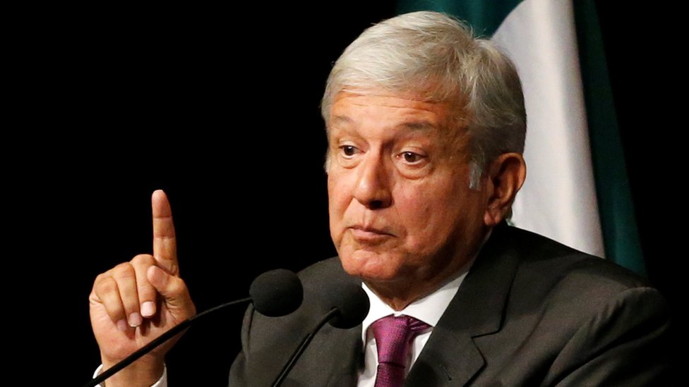 López Obrador fue alcalde de Ciudad de México y candidato presidencial en 2006 y 2012. Andrés Manuel López Obrador en un discurso