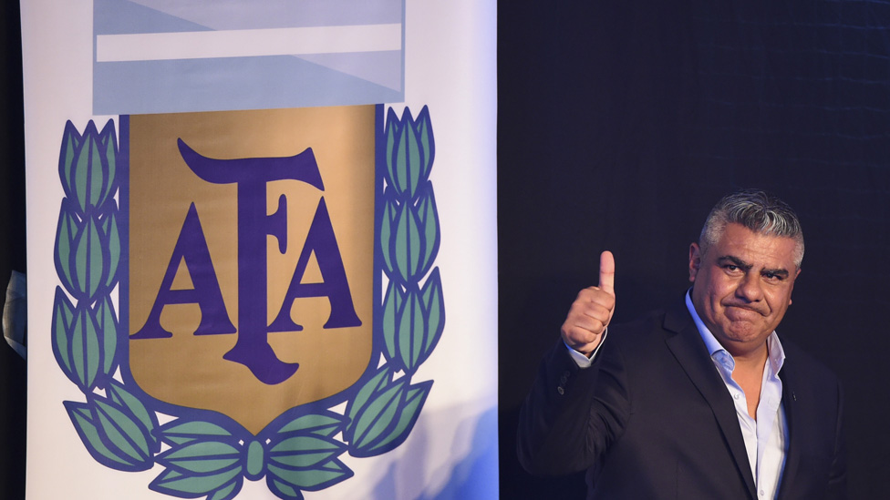 Tapia fue elegido como candidato único después de que se volvió imposible hacerle competencia. Chiqui Tapia